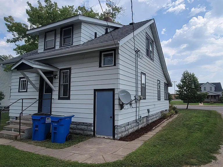 entrance, back of the house