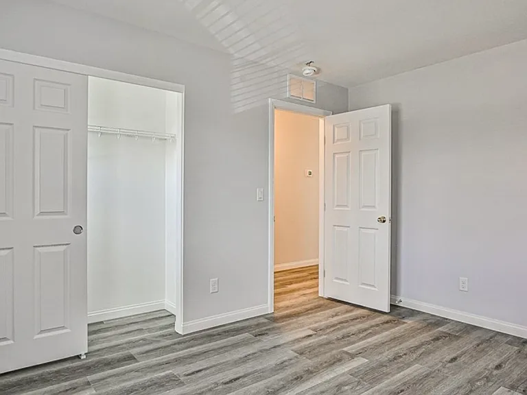5390 Montauck Ave — Photo 28