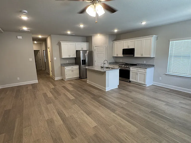 7219 Magnolia Vlg #201 — Photo 21