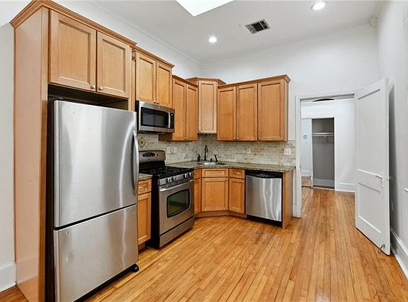 5th image of 7909 Cohn St #1