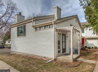 118 Avignon Ct, Woodbury, MN 55125