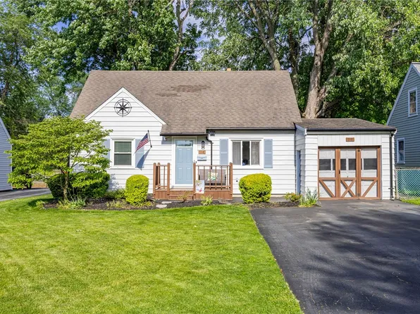 118 Duxbury Rd, Rochester, NY 14626