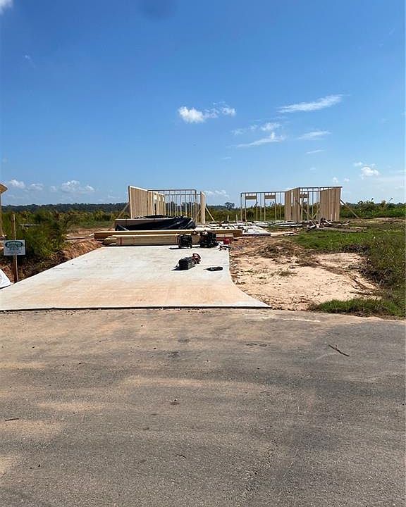 2nd image of 316 Meadow Ln