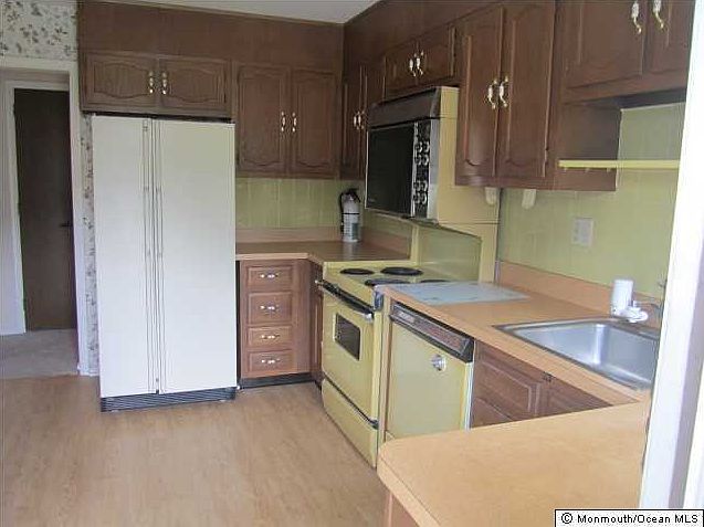 2nd image of 42 Cambridge Circle #A