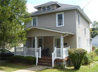 19 Earle St, Middletown, NY 10940