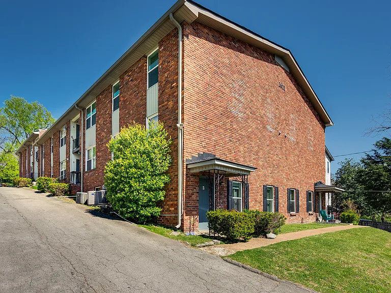 2621 Airpark Dr #10 — Photo 1
