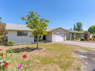 2101 W Hayes St, Woodburn, OR