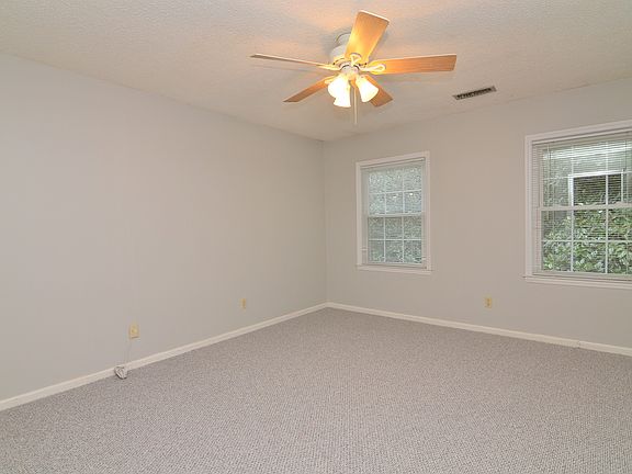 5th image of 6810 Farmingdale Dr
