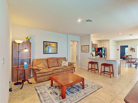 4th image of 3354 N Park Drive