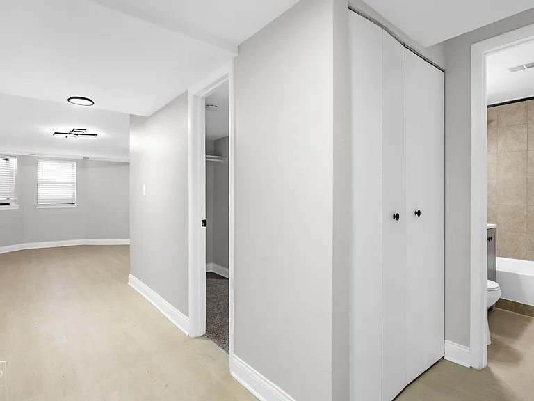 5051 S Forrestville — Photo 33