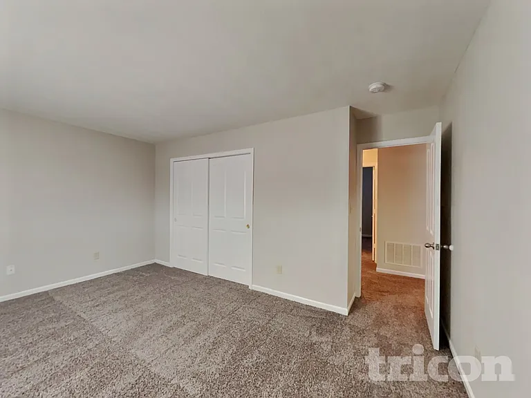 8623 Robin Run Way — Photo 12