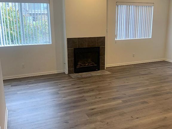 3rd image of 15101 Burbank Blvd APT 107