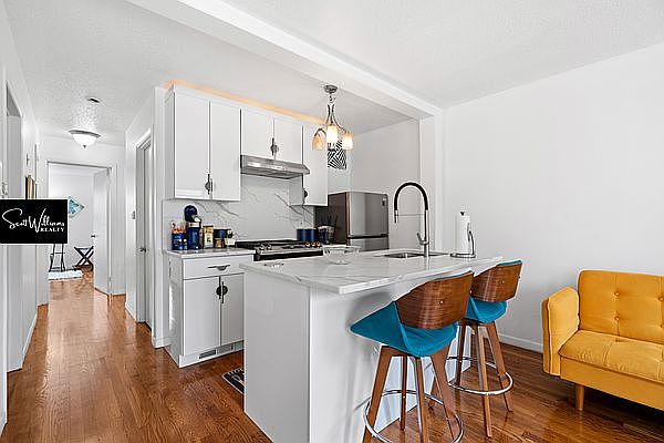 1st image of 225 Tompkins Ave #2