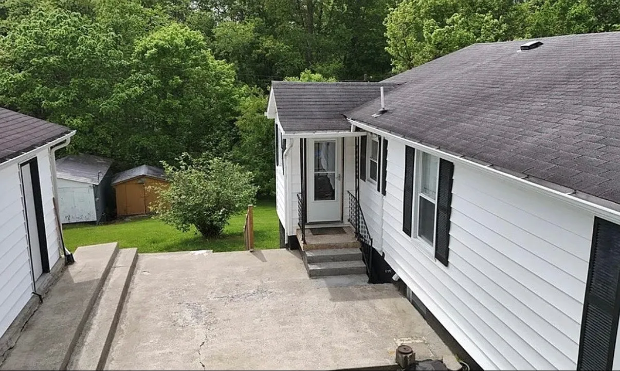2 bed, 2.0 bath, 930 sqft, $2,300 — Photo 4