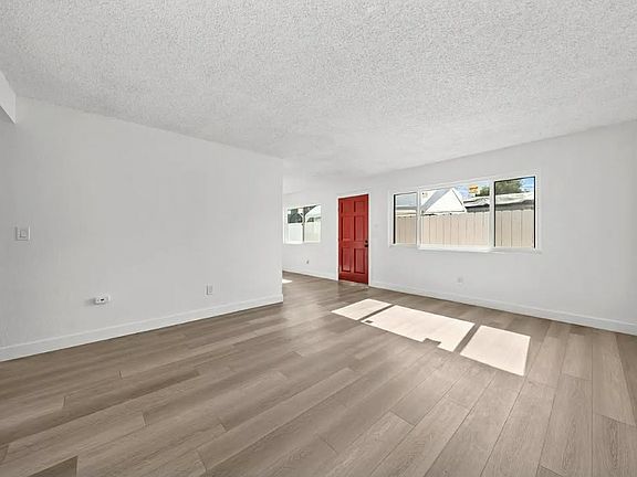 3rd image of 1877 Donax Ave #3