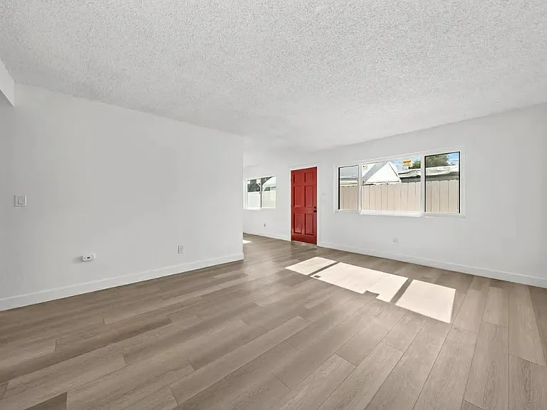 1877 Donax Ave #3 — Photo 3