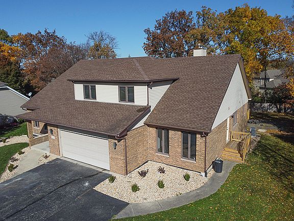 3rd image of 865 Bonnie Brae Ln