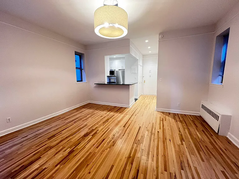 646 Amsterdam Ave #2B — Photo 2