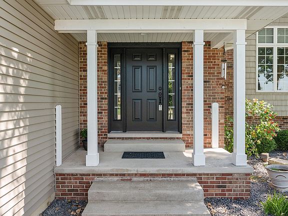4th image of 9865 Three Springs Dr