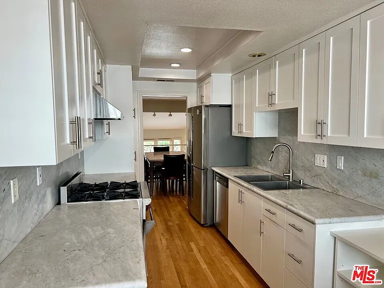 1586 Palisades Dr — Photo 9
