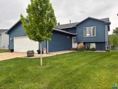 8000 W 44th St, Sioux Falls, SD, 57106
