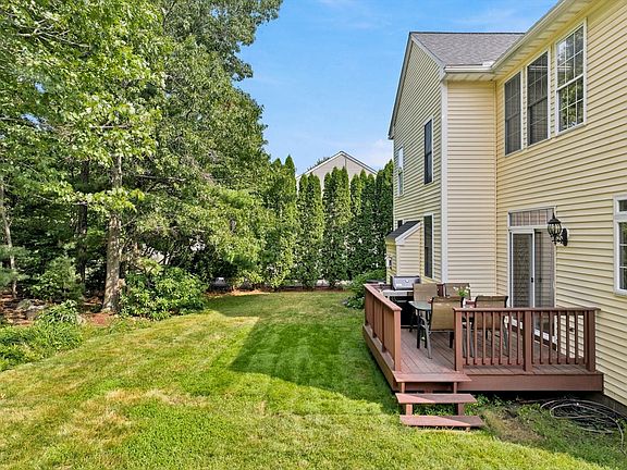 4th image of 16 Seaver Farm Ln