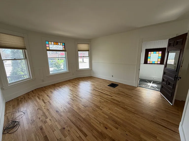 135-137 North Avenue — Photo 6