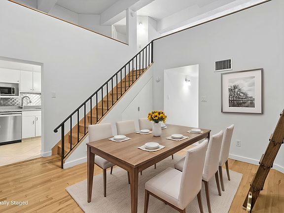 4th image of 421 Hudson St APT 517