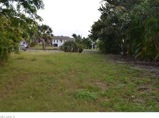 2356 Carambola Ln, Saint James City, FL 33956