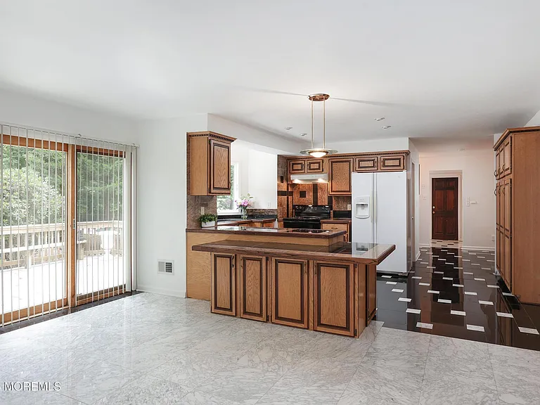 18 Seven Oaks Dr — Photo 13