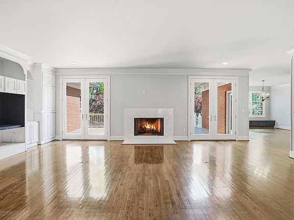 5th image of 25 Club Forest Ln