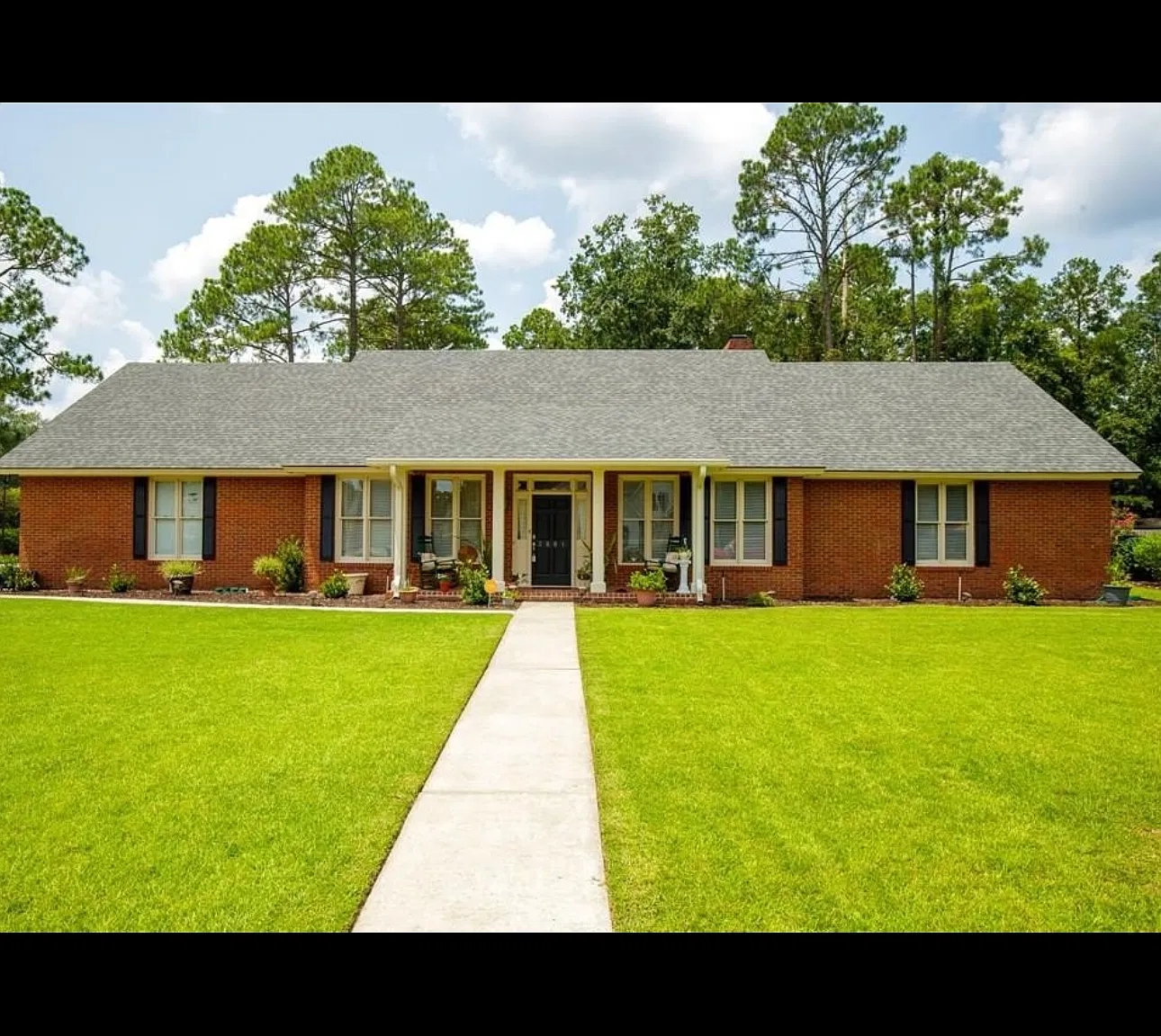 3 bed, 2468 sqft, $2,150 — Photo 1