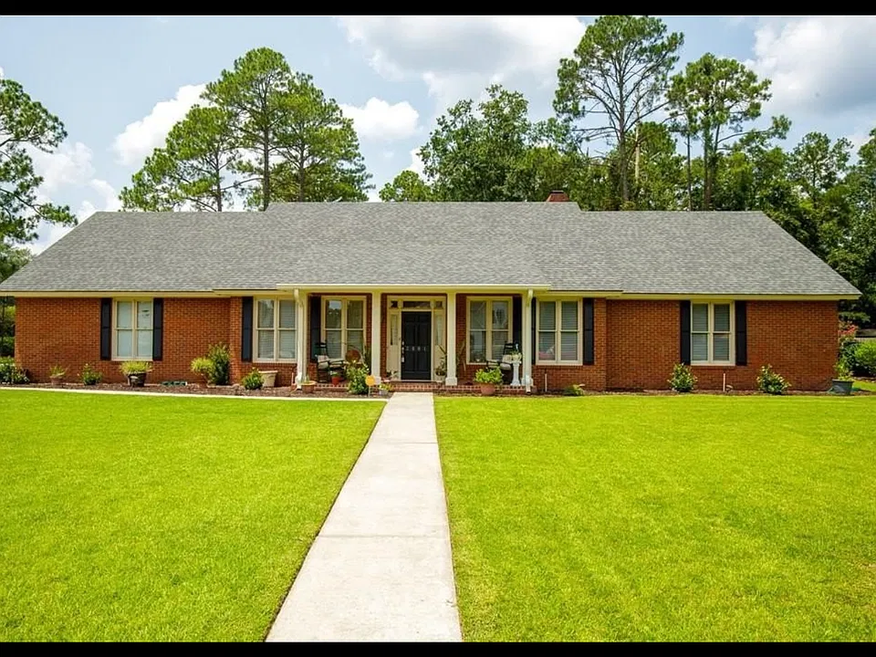 3801 Cambridge Dr
