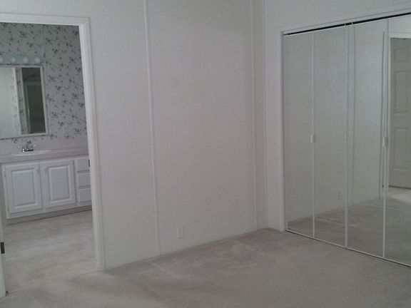 Master Bedrm Walk in closed