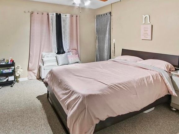 5th image of 7507 Greenlake Way #1