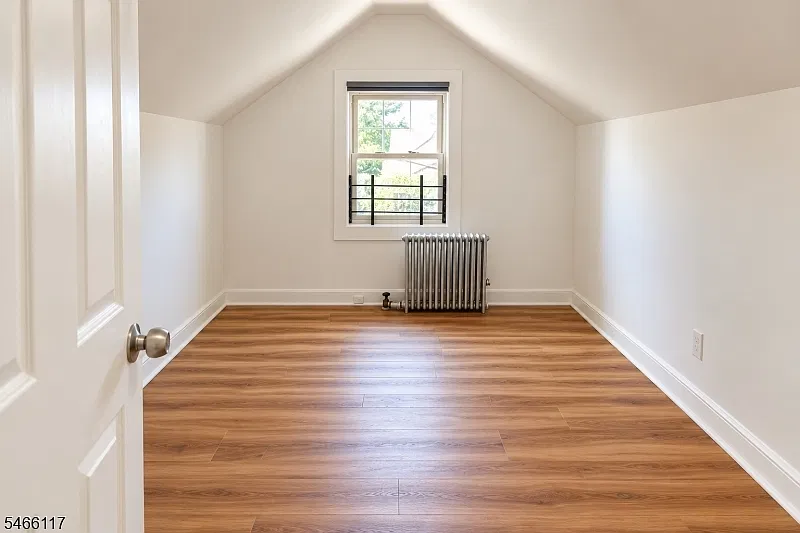 1 bed, 1.0 bath, $1,650 — Photo 2