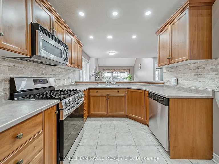 93 Lynch Cir — Photo 13
