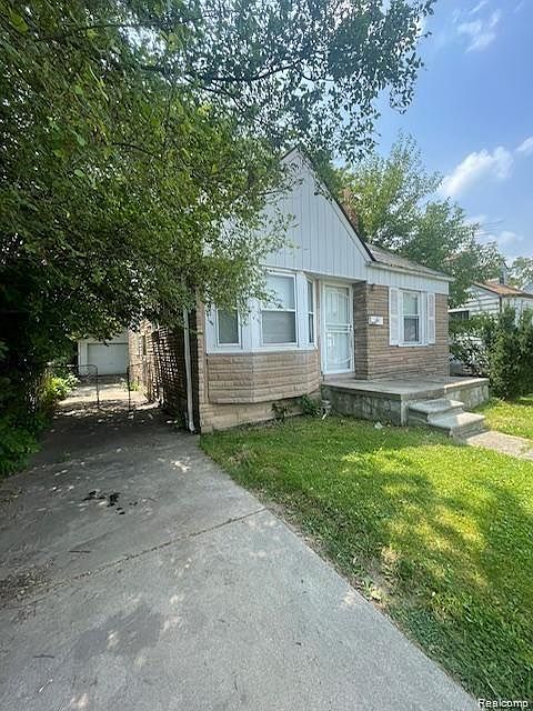 1st image of 16226 Fairmount Dr