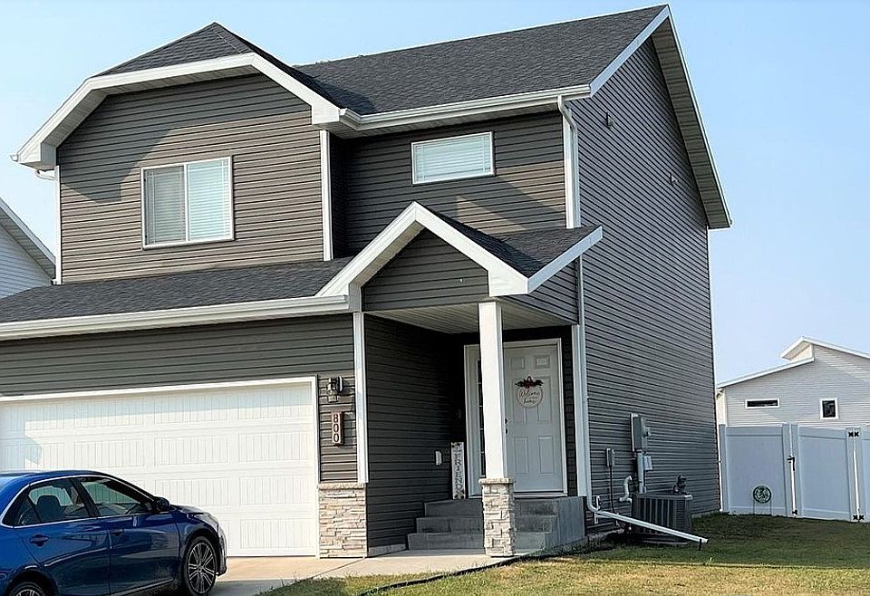 1st image of 800 Cathy Dr W #1