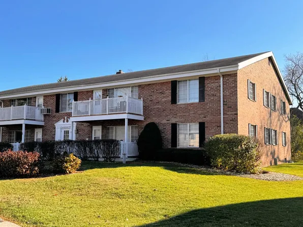 141 Linden LANE #3, Thiensville, WI 53092