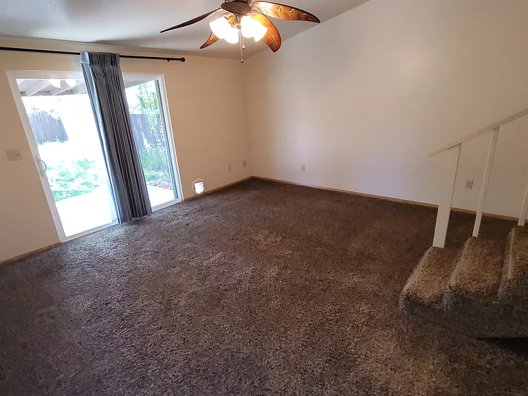 627 Highline Dr — Photo 22