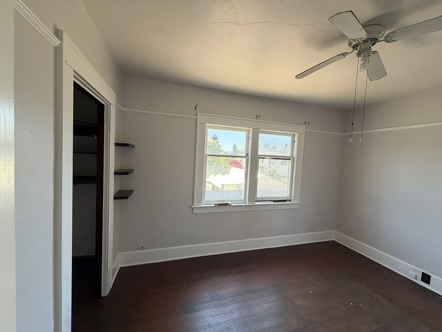 1 bed, 2.5 bath, 200 sqft, $1,000 — Photo 3
