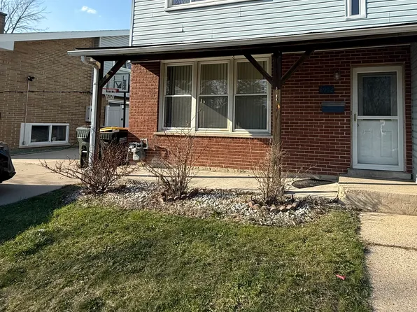 8912 W Church St, Des Plaines, IL 60016