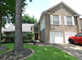 9834 Meadow Bend Ln, Houston, TX 77065