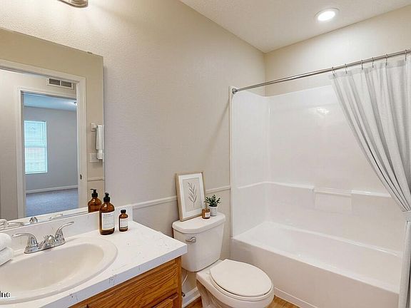 4th image of 8826 INDIA Avenue