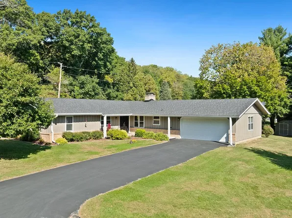 396 W Margaret Fuller Rd, Oregon, IL 61061