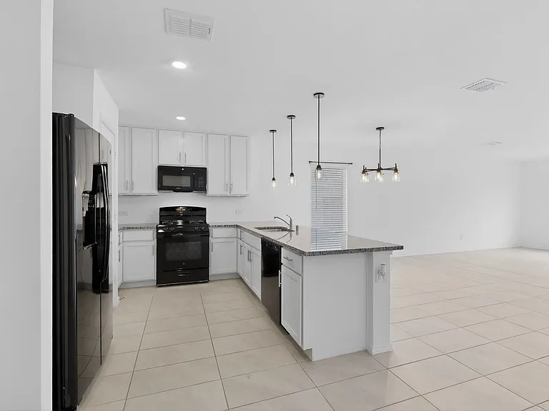 1430 Everett Gardens Way — Photo 12