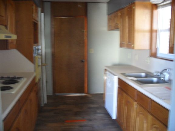 4th image of 1020 Highland Dr