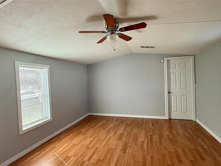 639 Ellison Pkwy — Photo 11