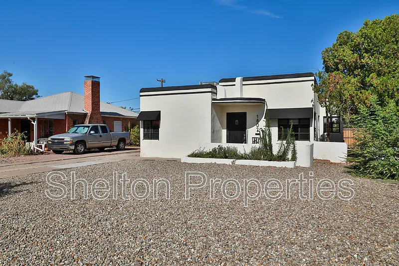 2 bed, 1.0 bath, 1001 sqft, $1,795 — Photo 2